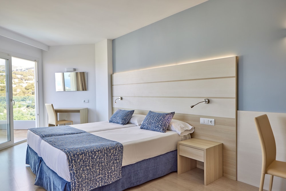 

Cagliari - Cala Major - Tomir Portals Suites - Adults Only (+16)