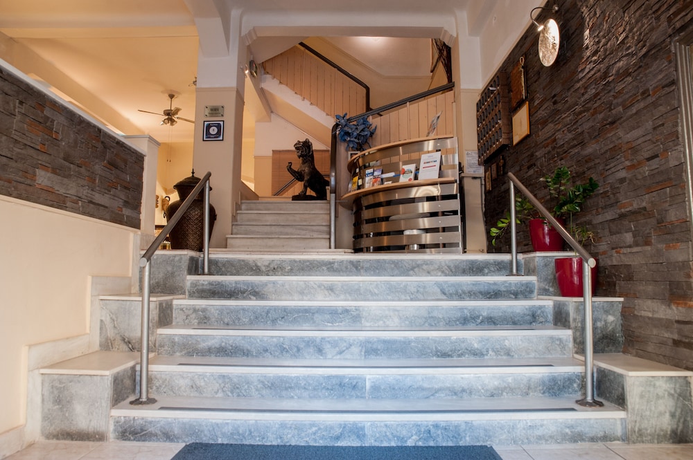

Roma - Corinth - Plaza Hotel