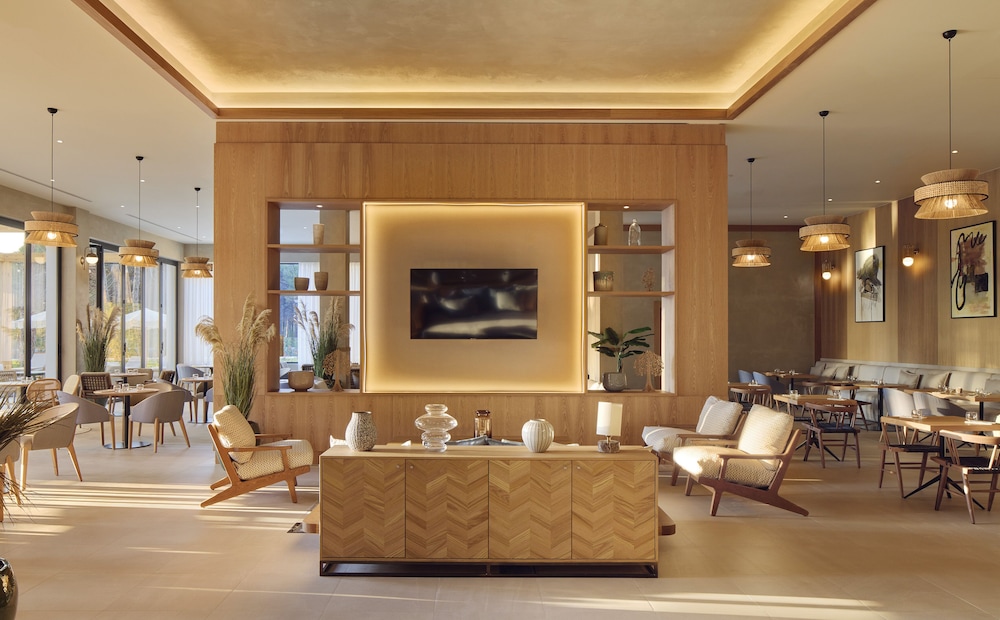 

Napoli - Costa albanese - Melia Durres Albania