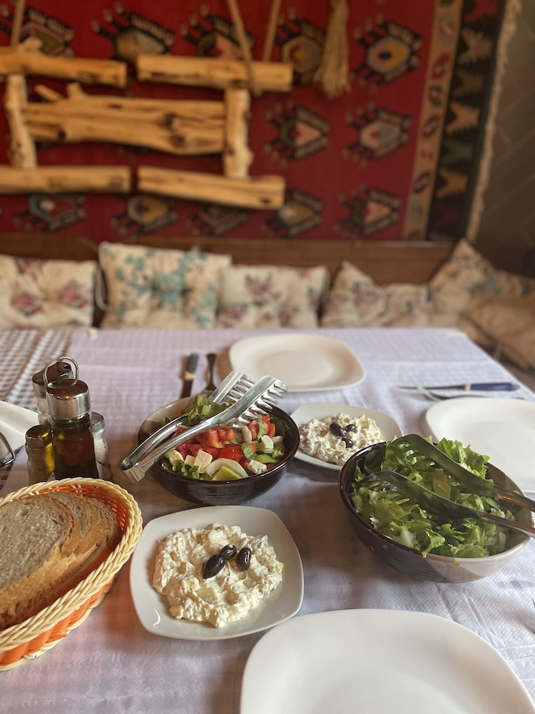 

Roma - Durrës - Te Bujtina Hotel&Restaurant