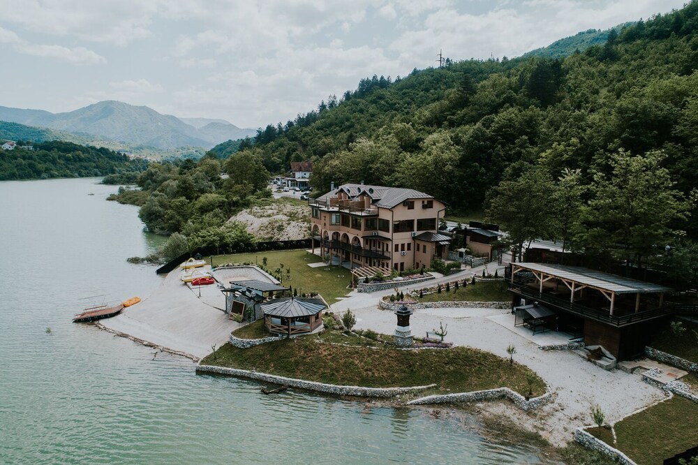 

Roma - Konjic - Hotel Noor Konjic