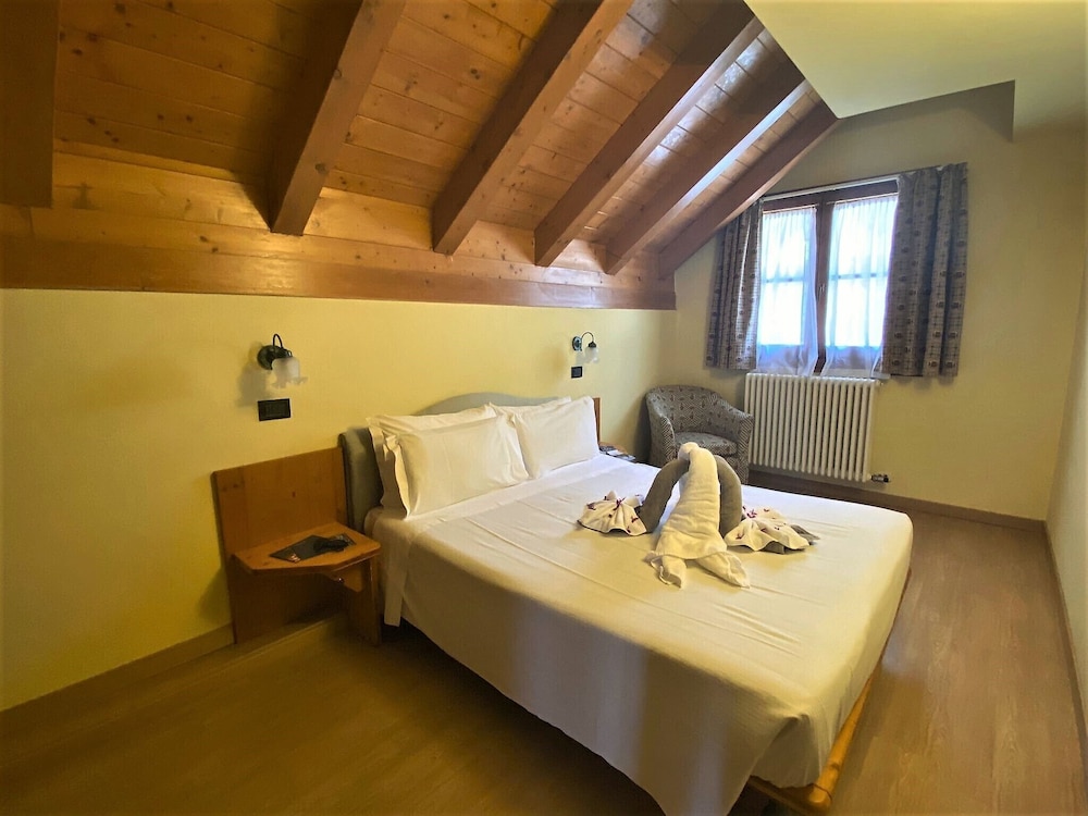 

Napoli - Malè - Nevesole Folgarida Resort Aparthotel