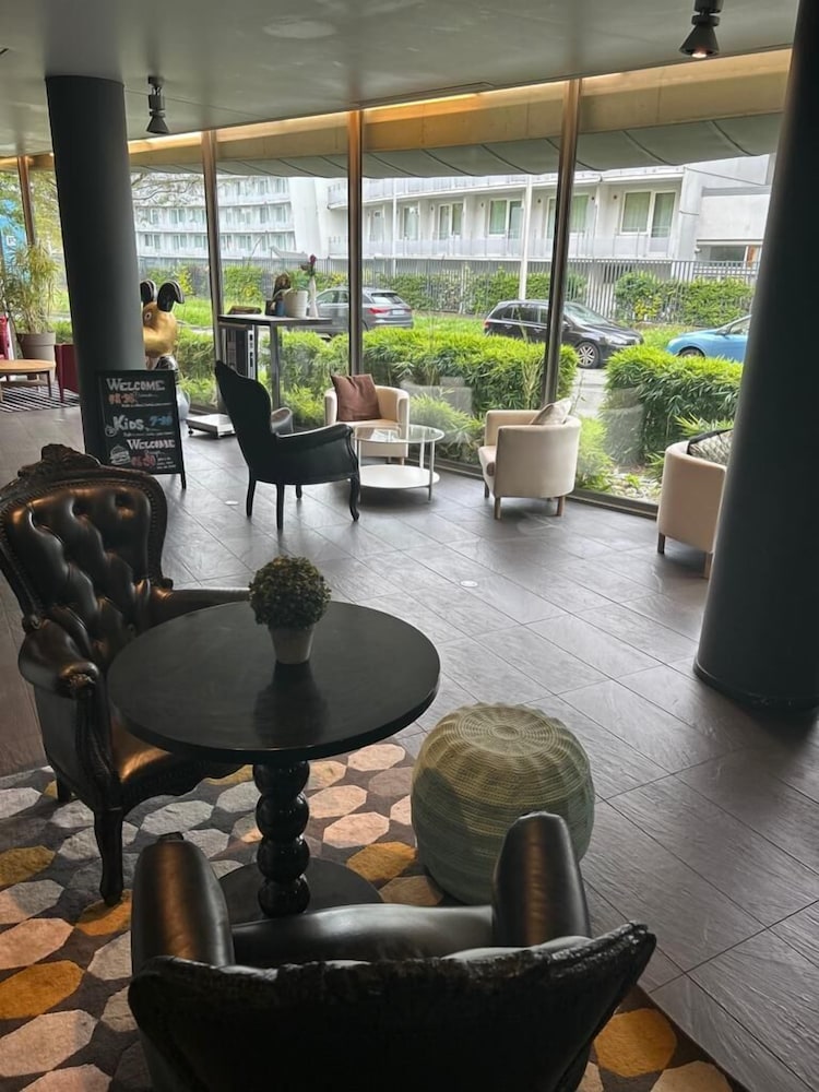 

Bologna - Le Mesnil-Amelot - Standing Hotel Suites by Actisource