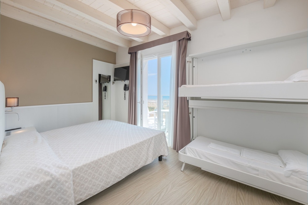 

Roma - Riviera Veneta e Lignano Sabbiadoro, Mare Italia - Hotel Austria