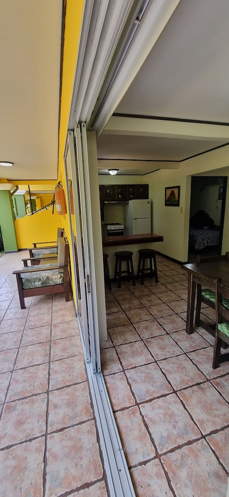 

Bologna - Playa Hermosa - Hotel Mangaby