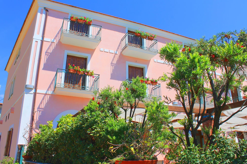 

Napoli - Sapri - Hotel Pisacane
