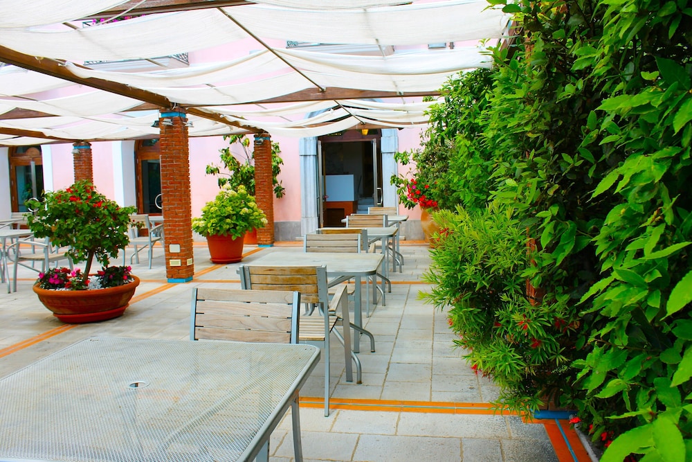 

Milano - Sapri - Hotel Pisacane
