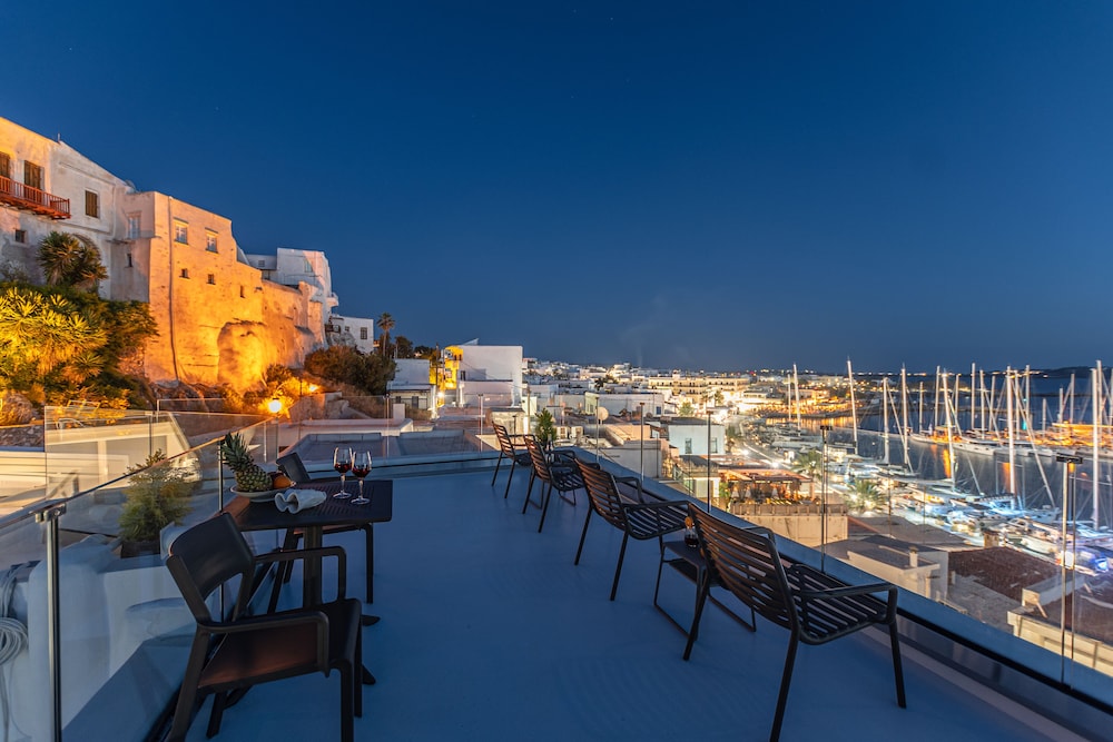 

Venezia - Città di Naxos - Mariet Naxos Elegant Suites