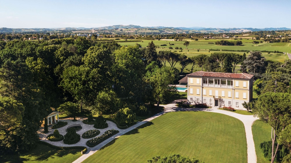 

Milano - Faenza - Villa Abbondanzi Resort