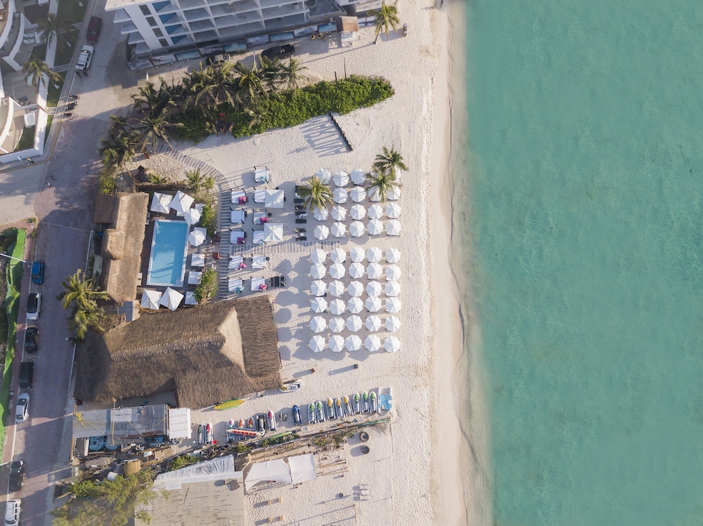 

Firenze - Playa del Carmen - Attraction Hotel Deluxe