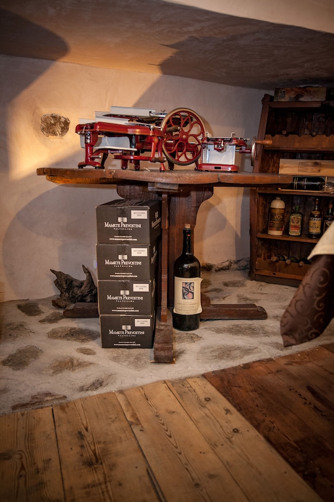 

Milano - Valtellina, Montagna Italia - Hotel Garni Le Corti
