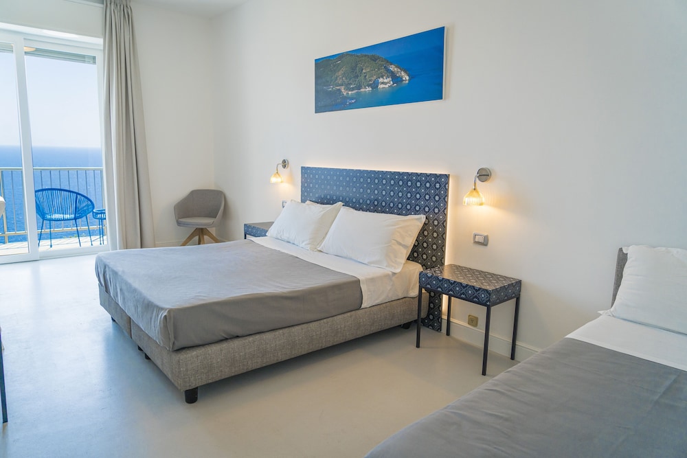 

Verona - Santa Cesarea Terme - Hotel Orsa Maggiore