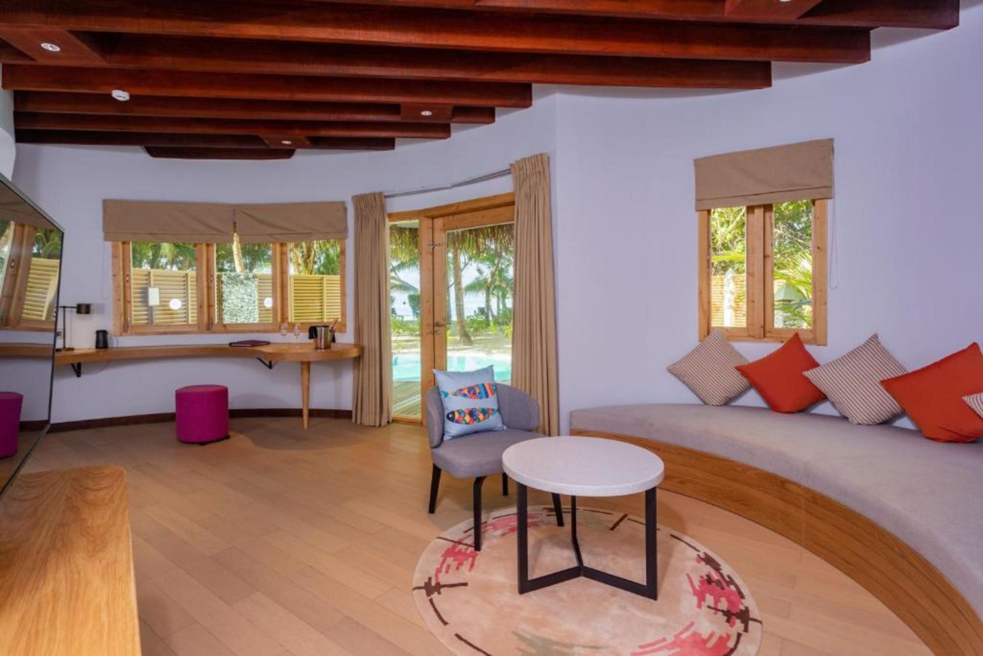 

Roma - Himmafushi - Cinnamon Dhonveli Maldives