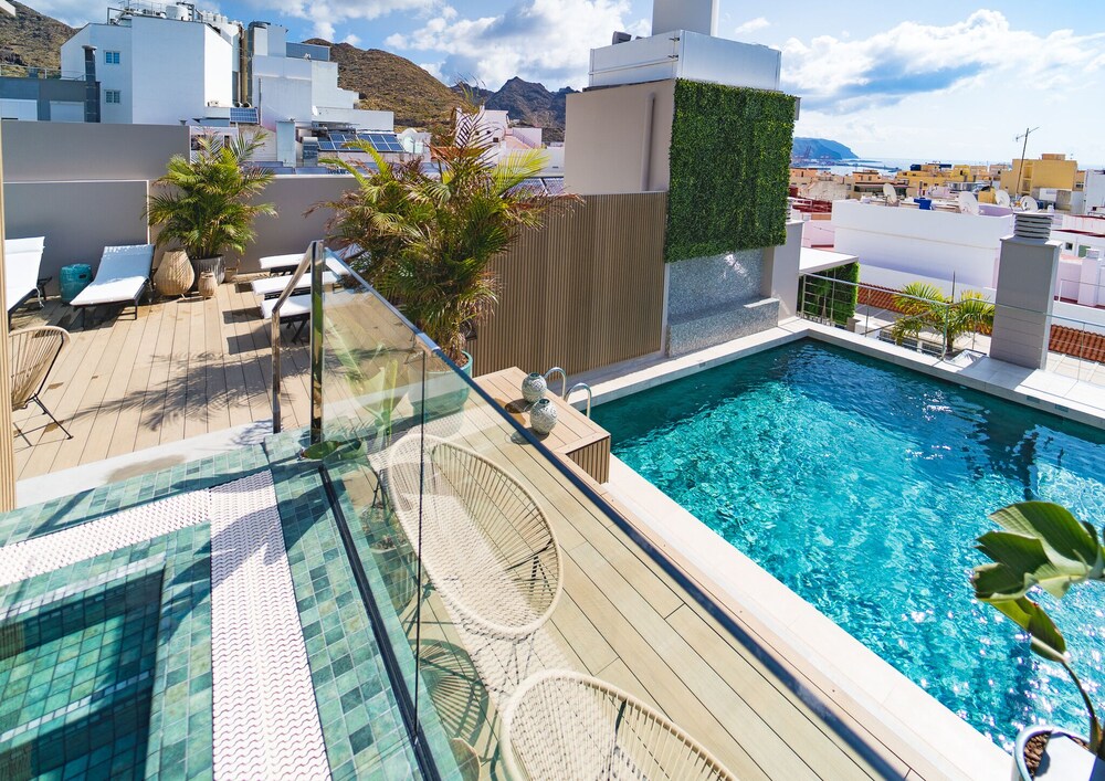 

Napoli - San Andrés de Tenerife - Hotel Taburiente