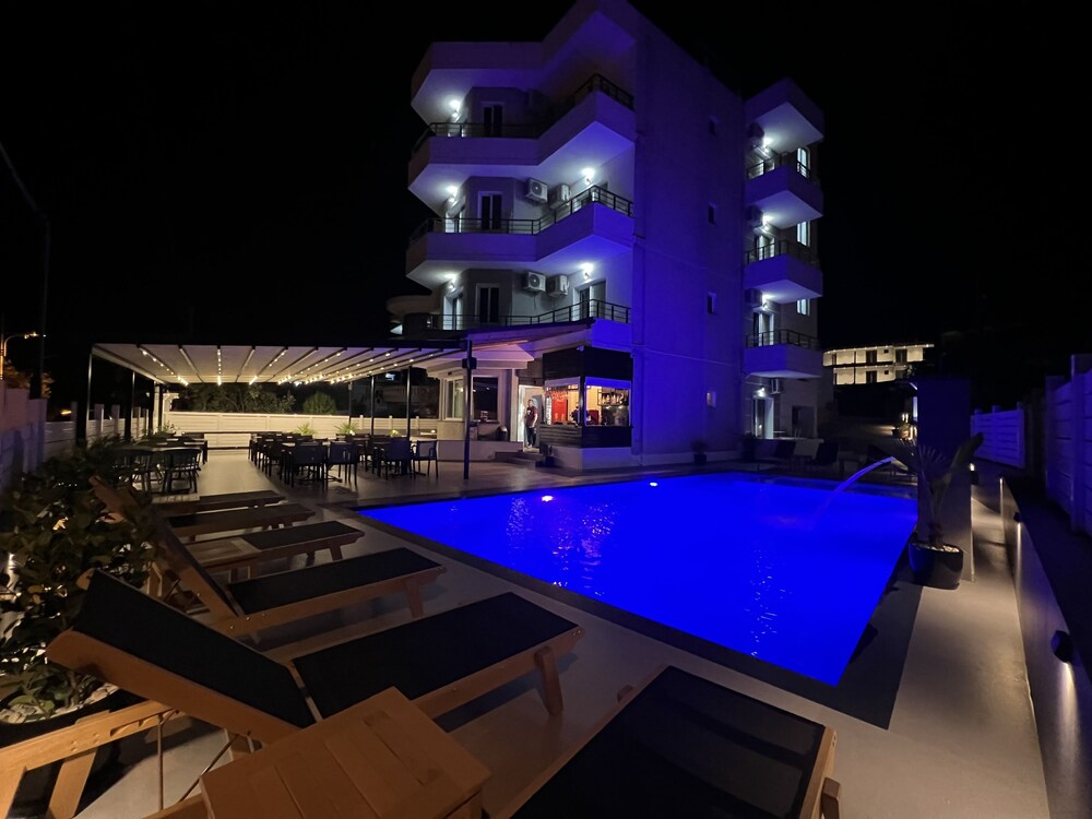 

Genova - Ksamil - Hotel Sunshine