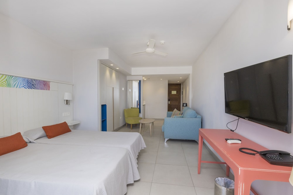

Trieste - San Agustín (Gran Canaria) - Hotel LIVVO Veril Playa