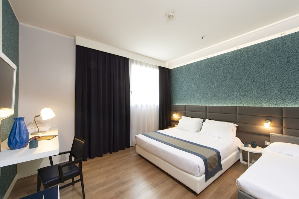 

Bari - Milano - Neo Hotel