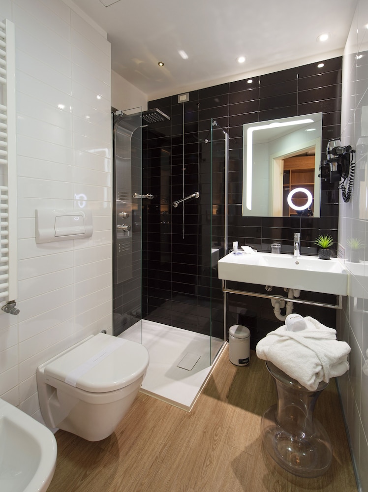 

Lamezia Terme - Sesto San Giovanni - Neo Hotel