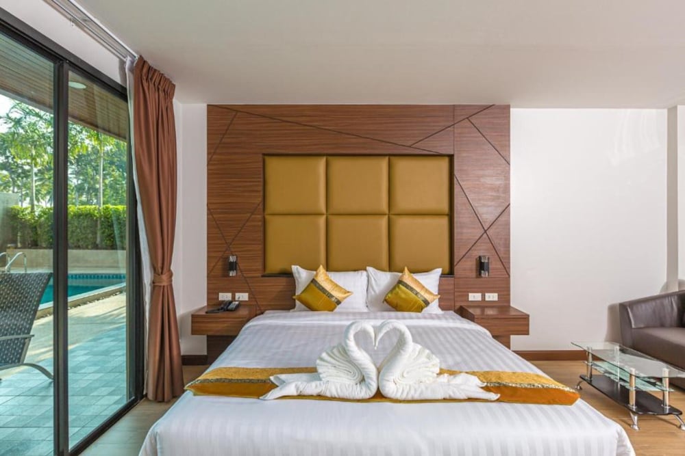 

Napoli - Thalang - The Bell Airport Phuket Hotel