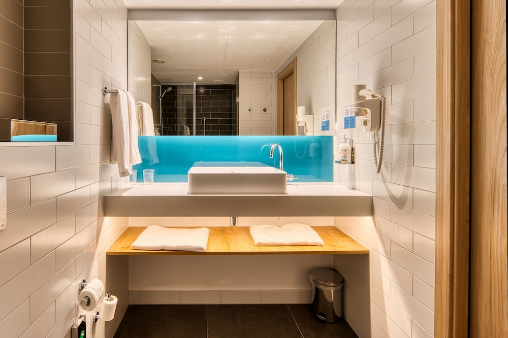 

Milano - Aeroporto di Madrid - Holiday Inn Express Madrid - Airport