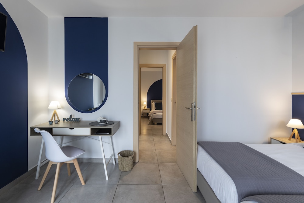 

Bologna - Naousa, Paros - Hotel Kontes Comfort