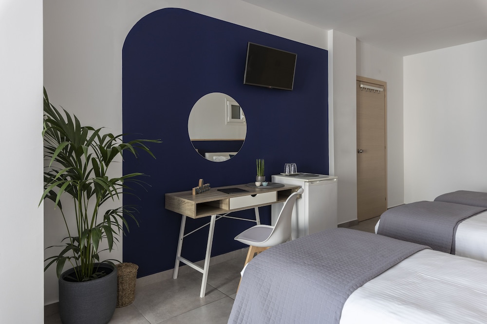 

Napoli - Antiparos - Hotel Kontes Comfort