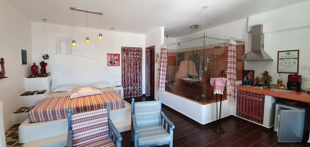 

Roma - Kóronos - ELAIOLITHOS - Luxury Villa Suites - Adults Only