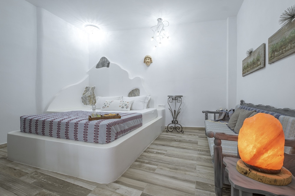 

Roma - Moutsoúna - ELAIOLITHOS - Luxury Villa Suites - Adults Only