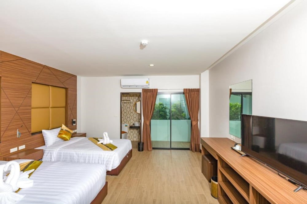 

Catania - Sa Khu - The Bell Airport Phuket Hotel