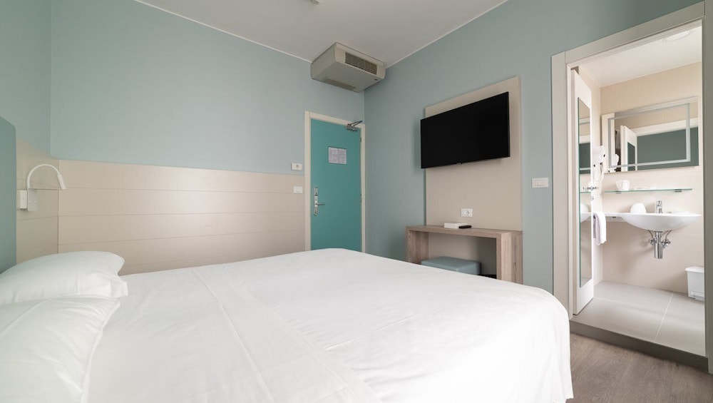 

Roma - Riviera Veneta e Lignano Sabbiadoro, Mare Italia - Hotel Colombo