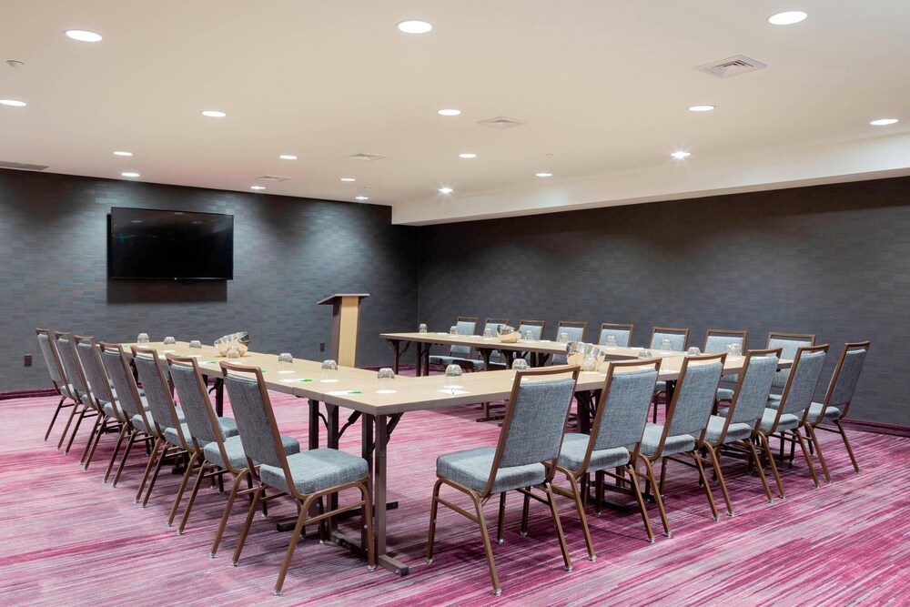 

Roma - Jamaica (NY) - Courtyard by Marriott New York Queens/Fresh Meadows