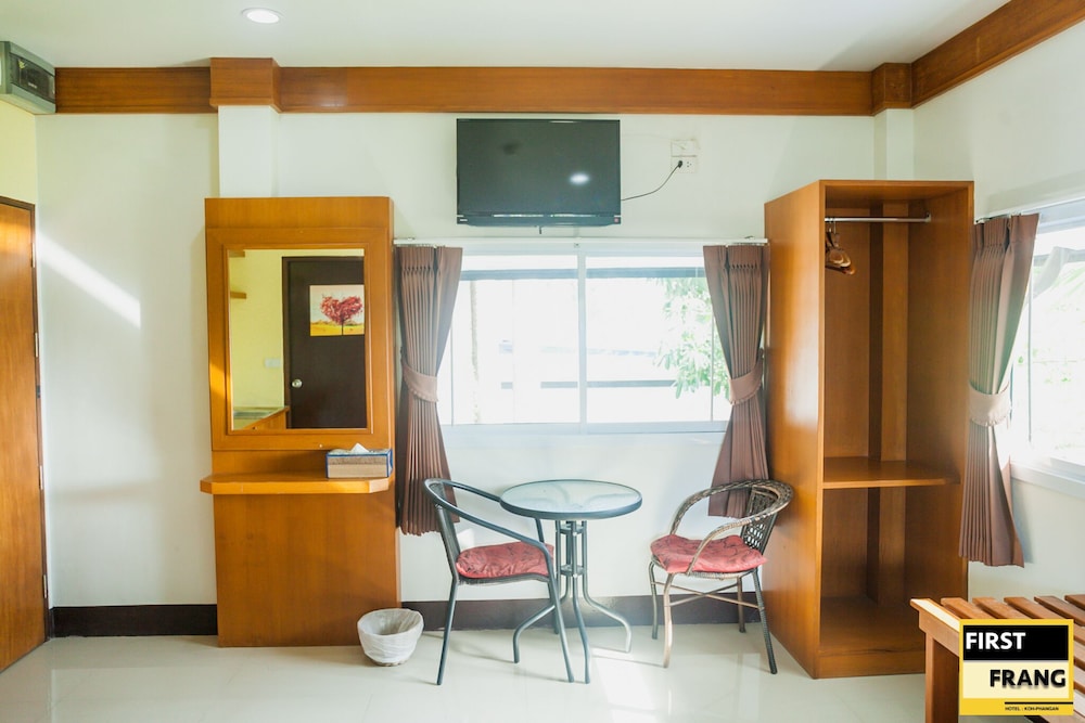 

Milano - Haad Yuan - First and Frang Hotel - Koh Phangan