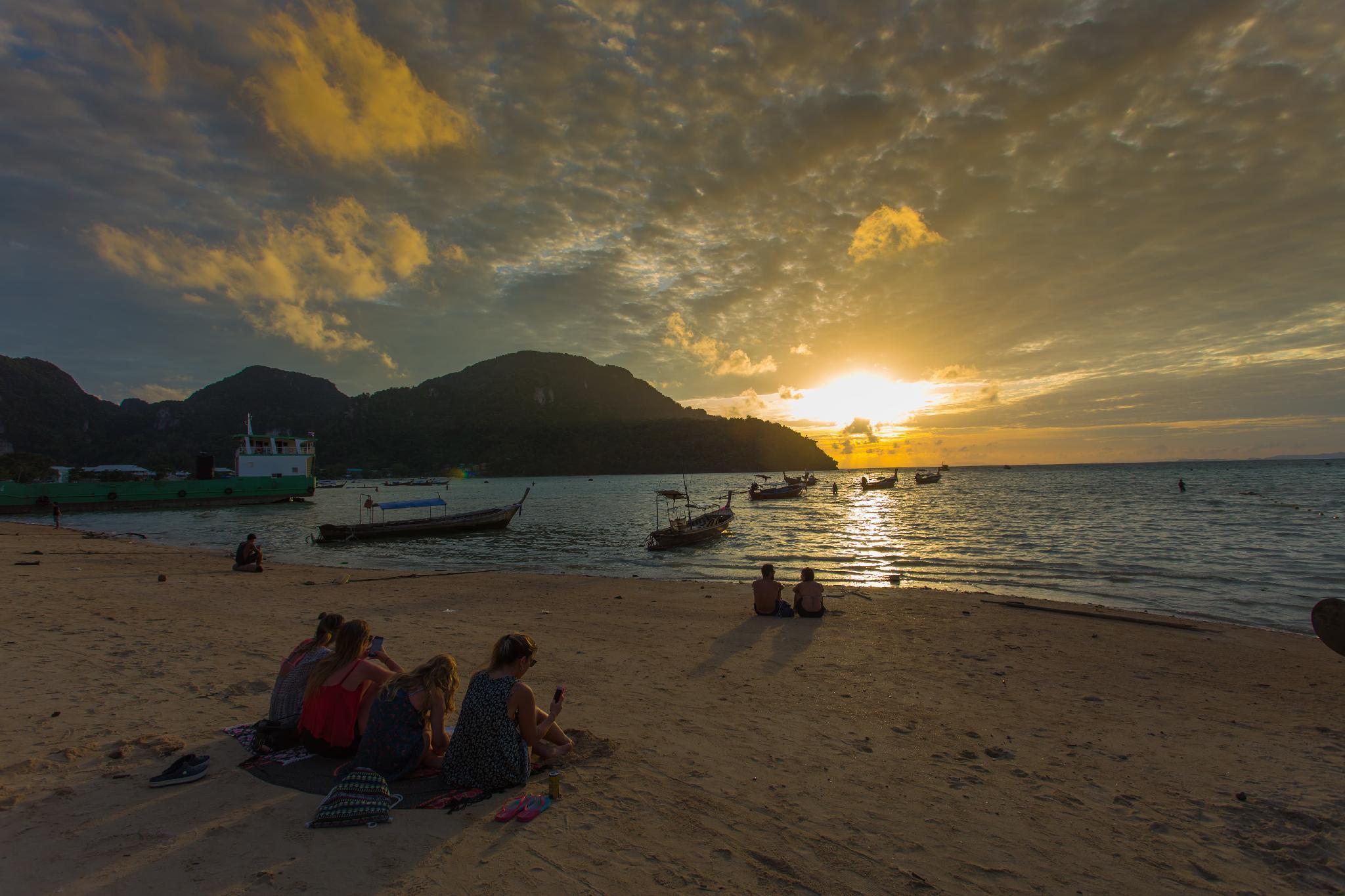 

Roma - Koh Phi Phi - Ibiza Phi Phi