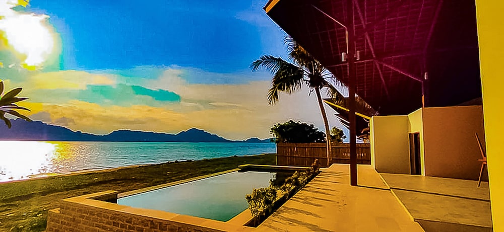 

Roma - Gili Asahan - The Club Villas Lombok