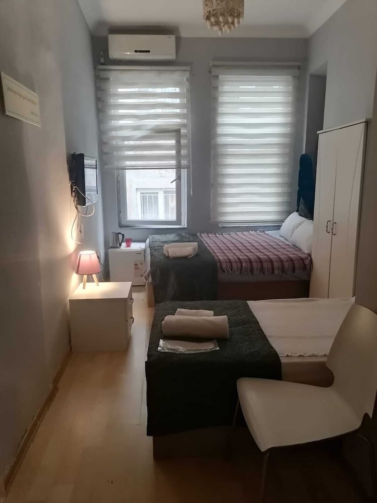 

Palermo - Istanbul - Bufes Hotel