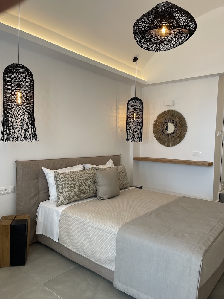 

Lamezia Terme - Órmos Athiniós - Galatia Villas
