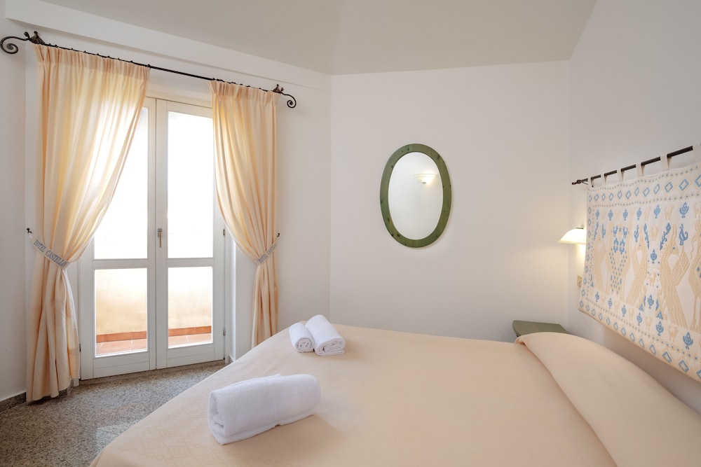 

Napoli - Golfo Aranci - Hotel Castello