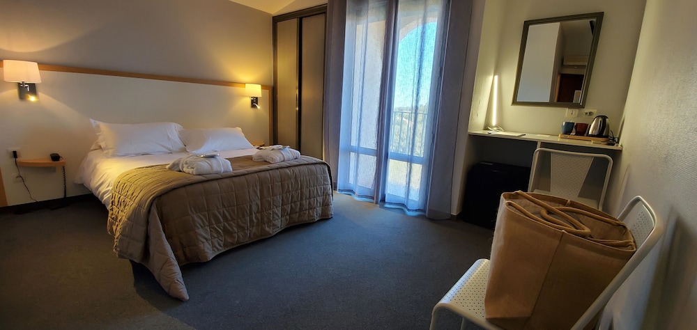 

Firenze - Aleria - Hôtel Restaurant Atrachjata