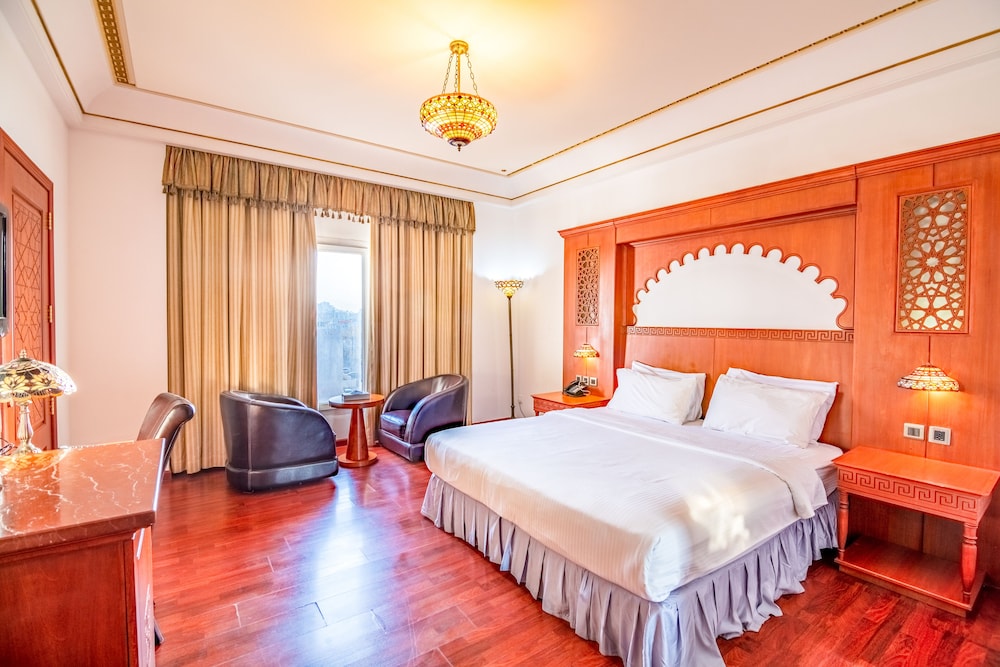 

Napoli - Muscat - Platinum Hotel