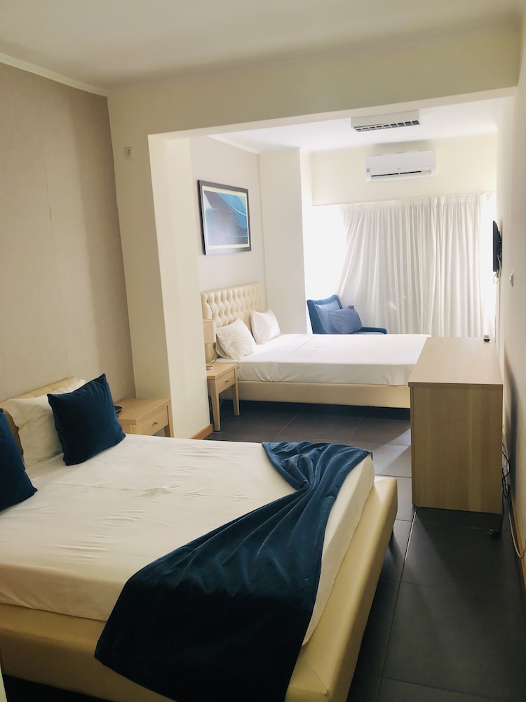 

Venezia - Praia, Isola di Santiago - Vivi Hotel