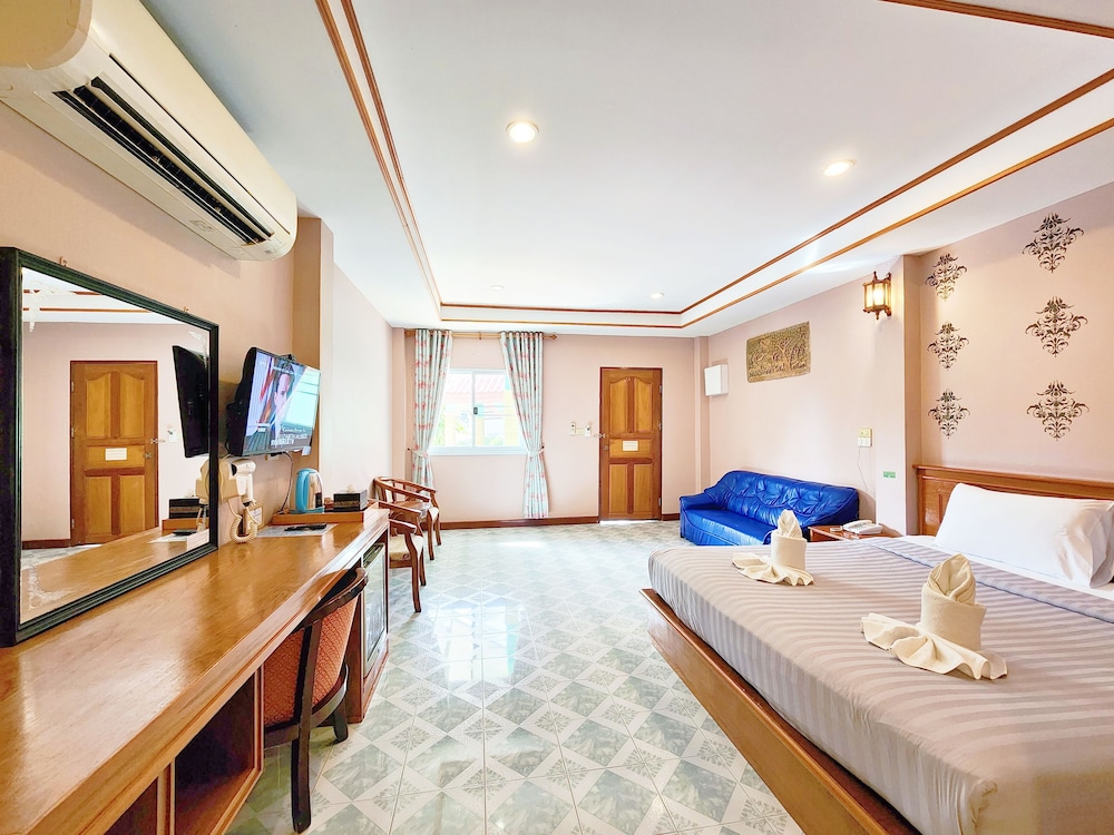 

Torino - Phuket Town - Phaithong Sotel Resort