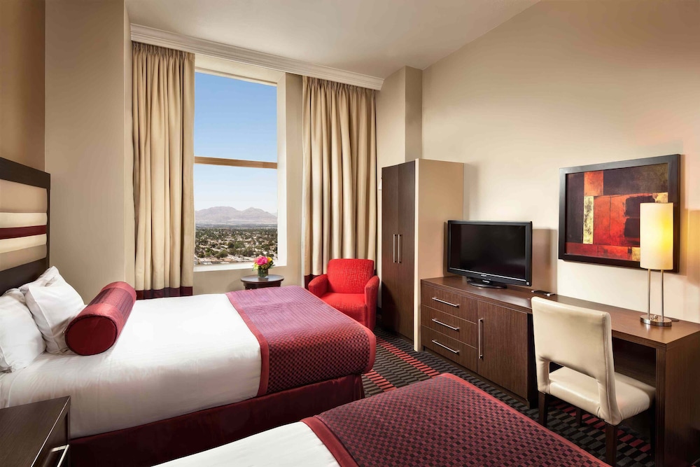 

Bologna - Las Vegas (NV) - The STRAT Hotel, Casino & SkyPod