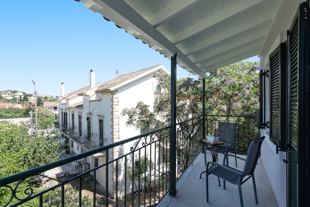 

Milano - Kassiopi - Balaris Apartments