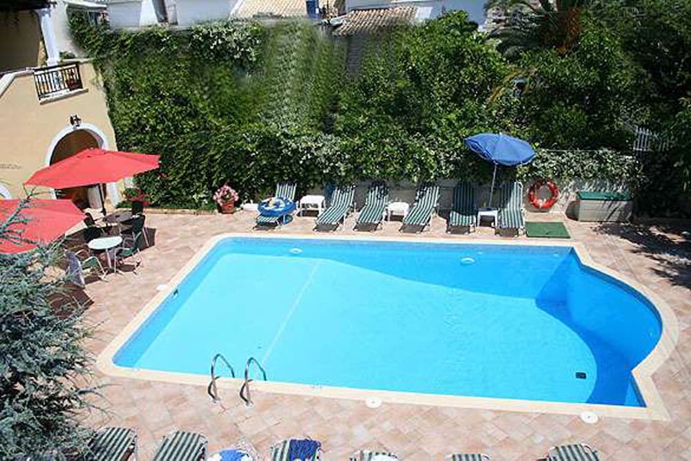 

Verona - Kassiopi - Ariti Apartments