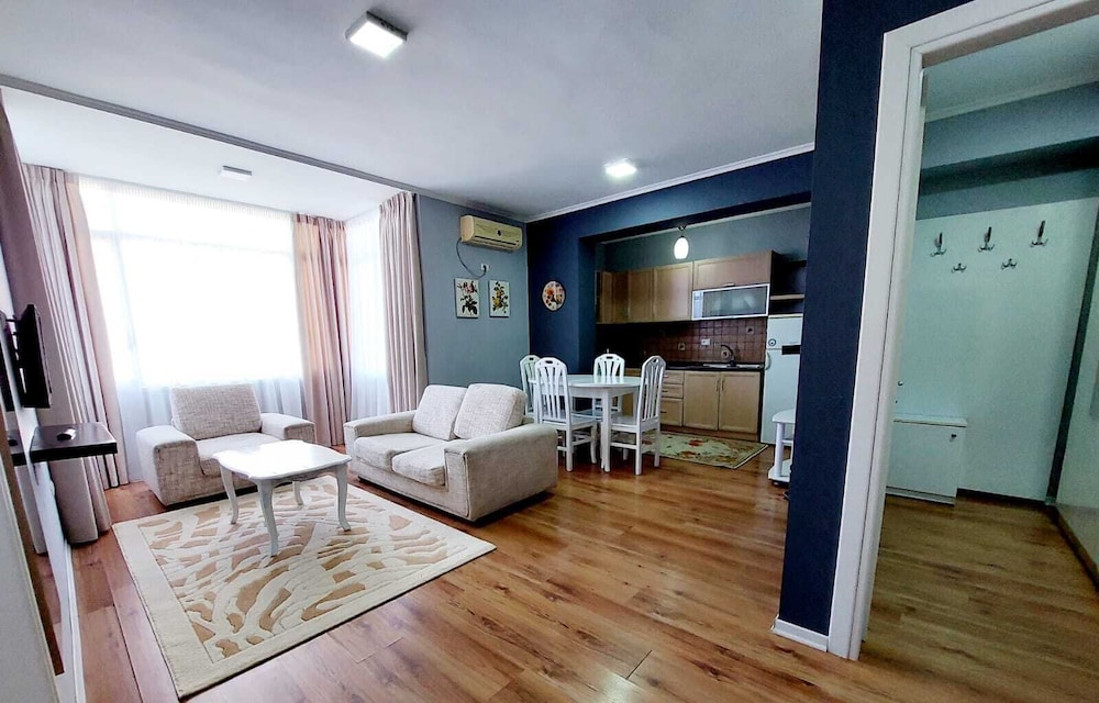 

Milano - Tirana - Suite Idea Hotel