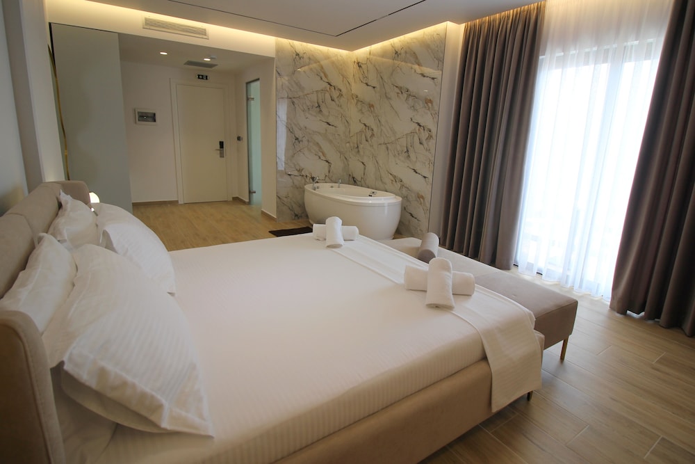 

Pisa - Costa albanese - Julia Hotel