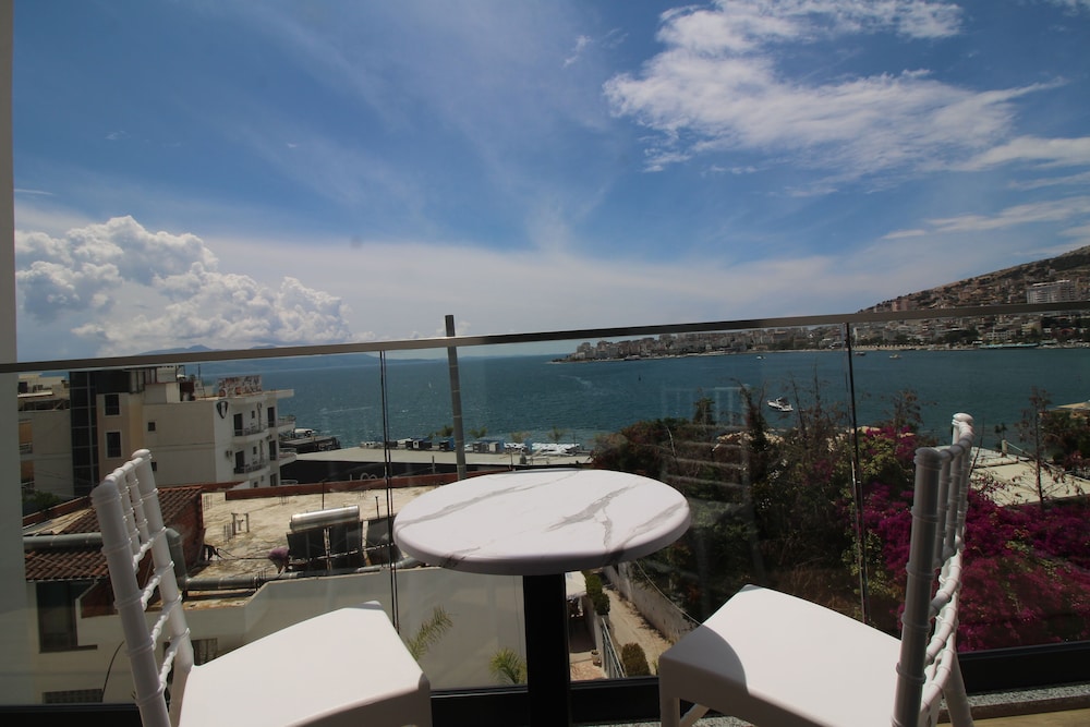 

Lamezia Terme - Sarandë - Julia Hotel