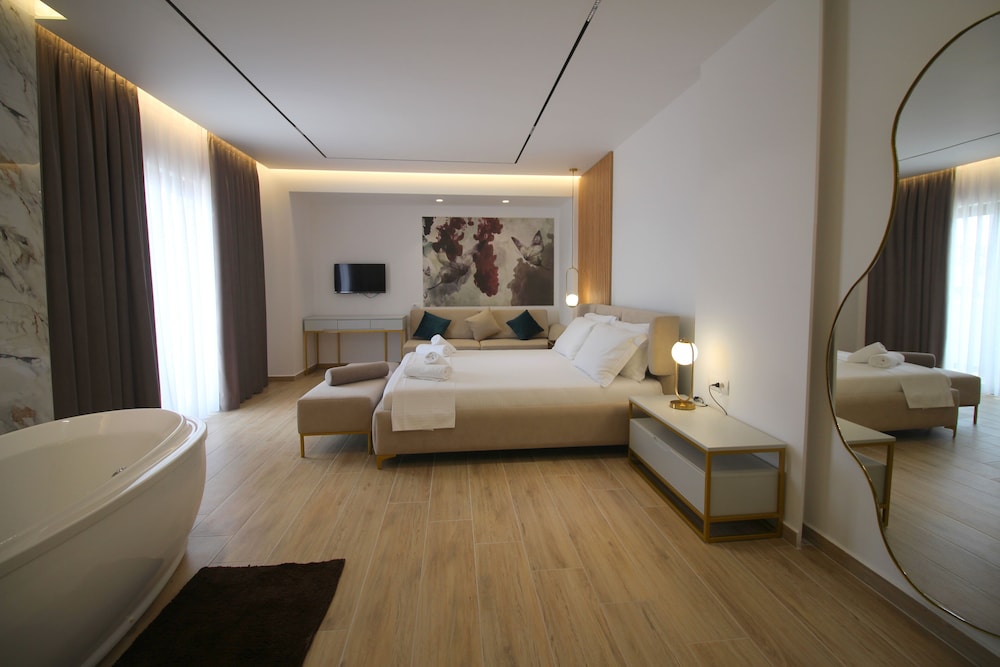 

Verona - Sarandë - Julia Hotel