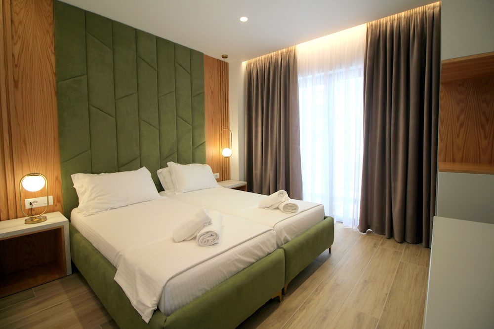 

Catania - Riviera Albanese - Julia Hotel