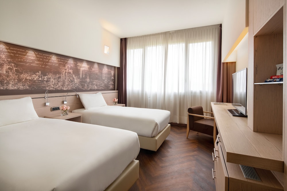 

Cagliari - Bologna - UNA HOTELS Bologna San Lazzaro